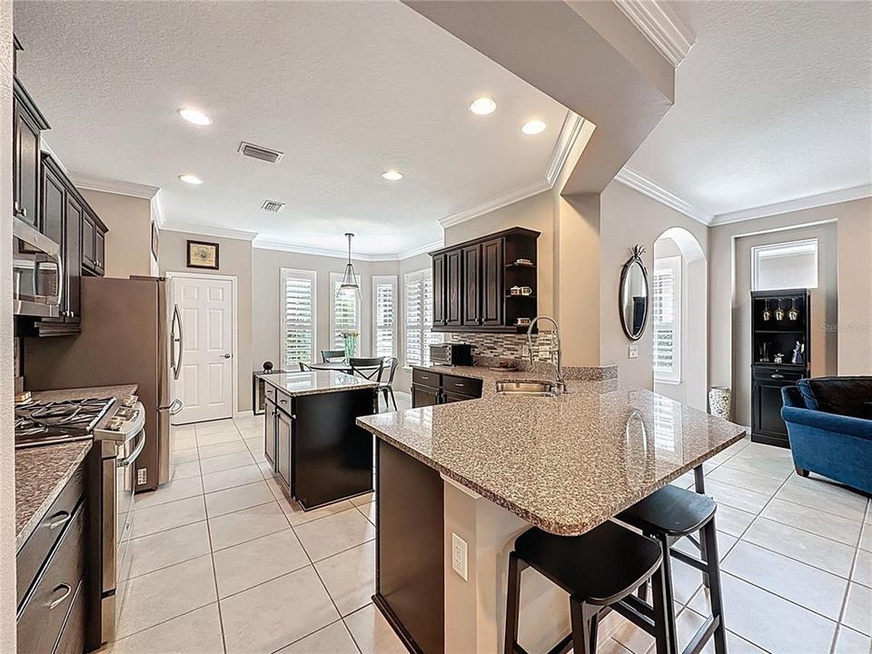 For Sale: $328,000 (2 beds, 2 baths, 1612 Square Feet)