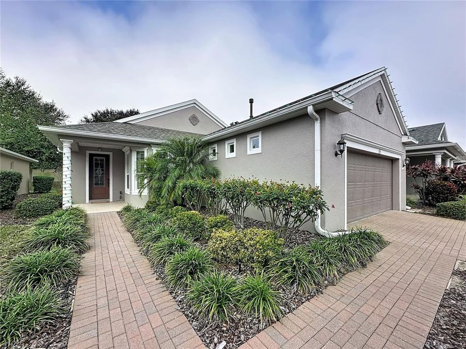 For Sale: $328,000 (2 beds, 2 baths, 1612 Square Feet)