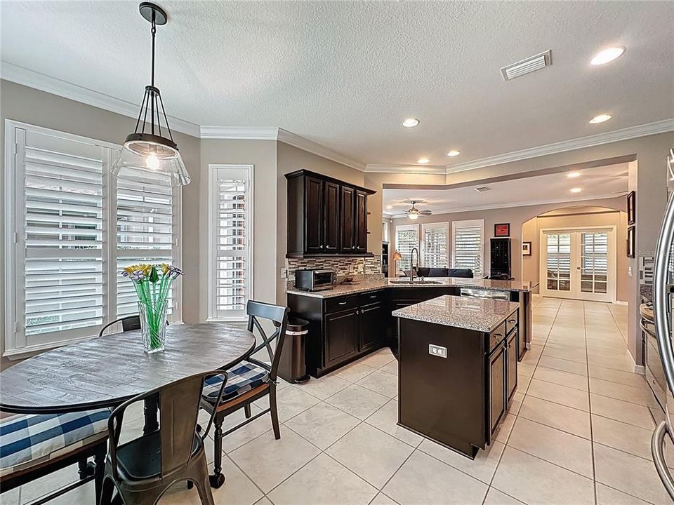 For Sale: $328,000 (2 beds, 2 baths, 1612 Square Feet)