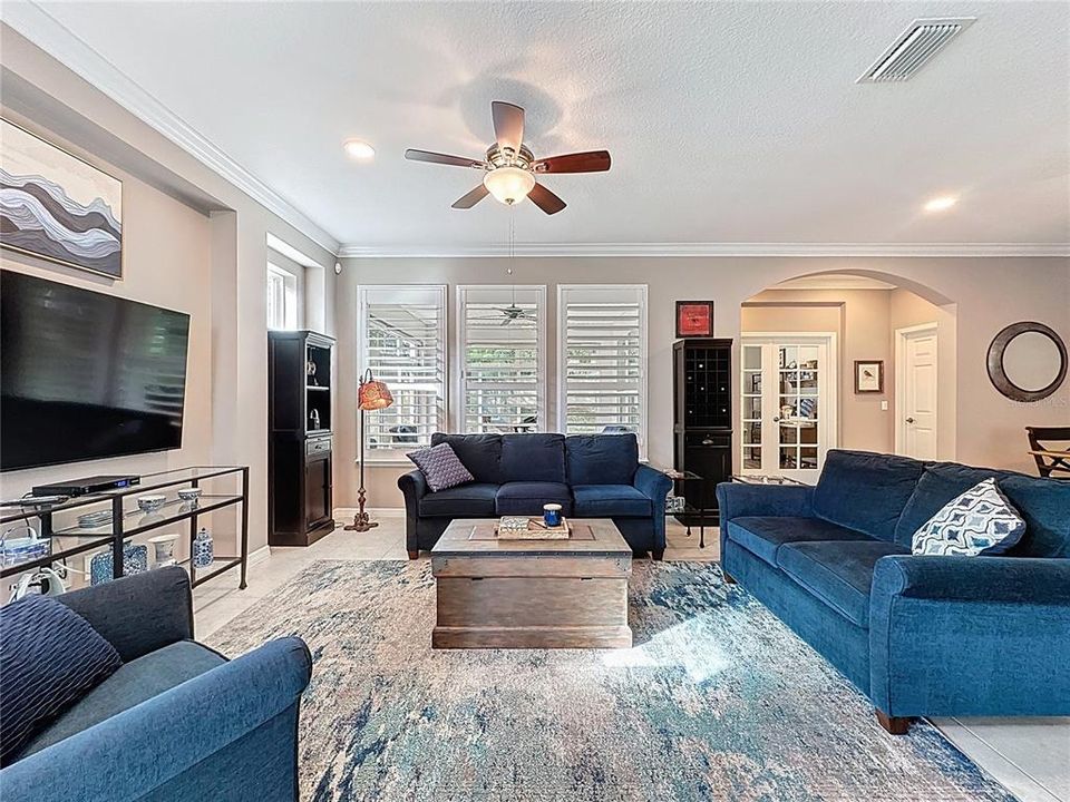 For Sale: $328,000 (2 beds, 2 baths, 1612 Square Feet)