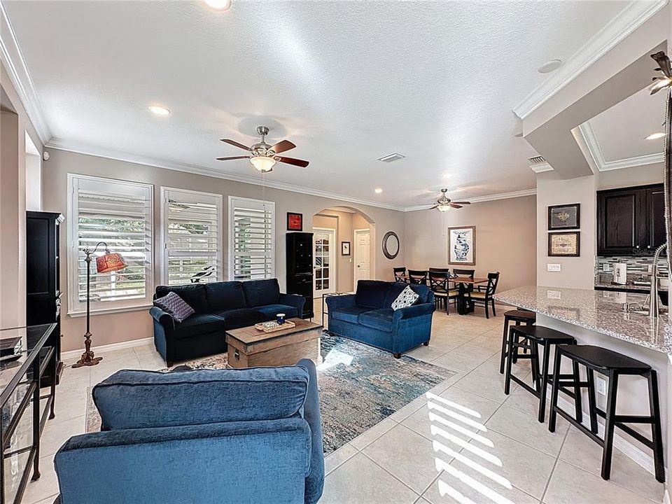 For Sale: $328,000 (2 beds, 2 baths, 1612 Square Feet)