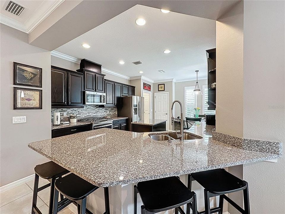 For Sale: $328,000 (2 beds, 2 baths, 1612 Square Feet)