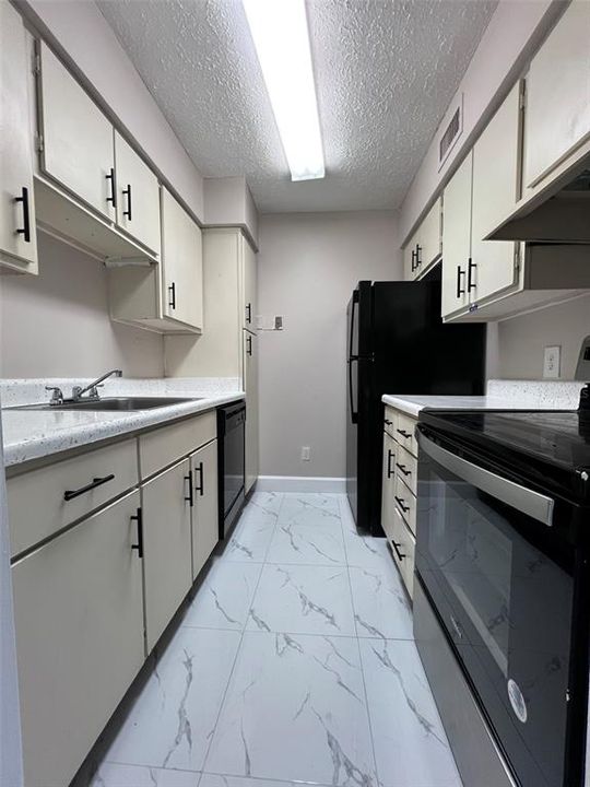 В аренду: $1,500 (2 спален, 1 ванн, 828 Квадратных фут)