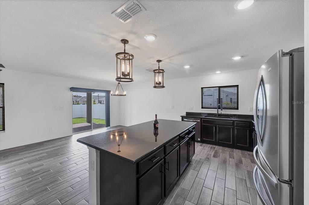 For Rent: $2,500 (3 beds, 2 baths, 1544 Square Feet)