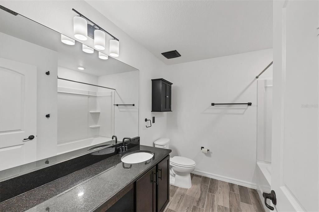 For Rent: $2,500 (3 beds, 2 baths, 1544 Square Feet)