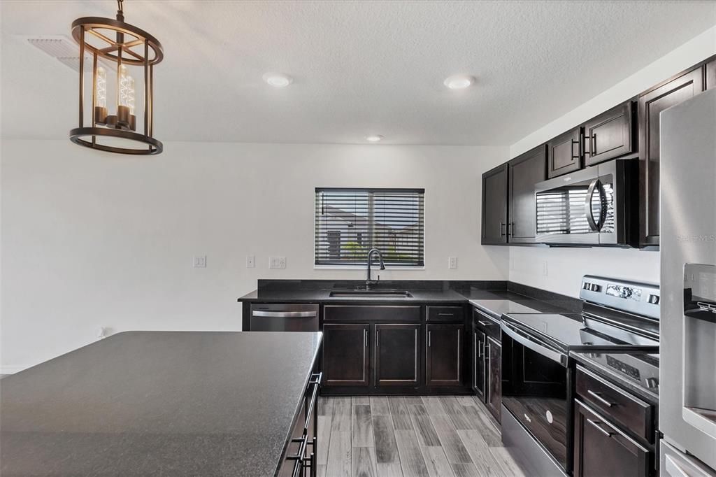 For Rent: $2,500 (3 beds, 2 baths, 1544 Square Feet)