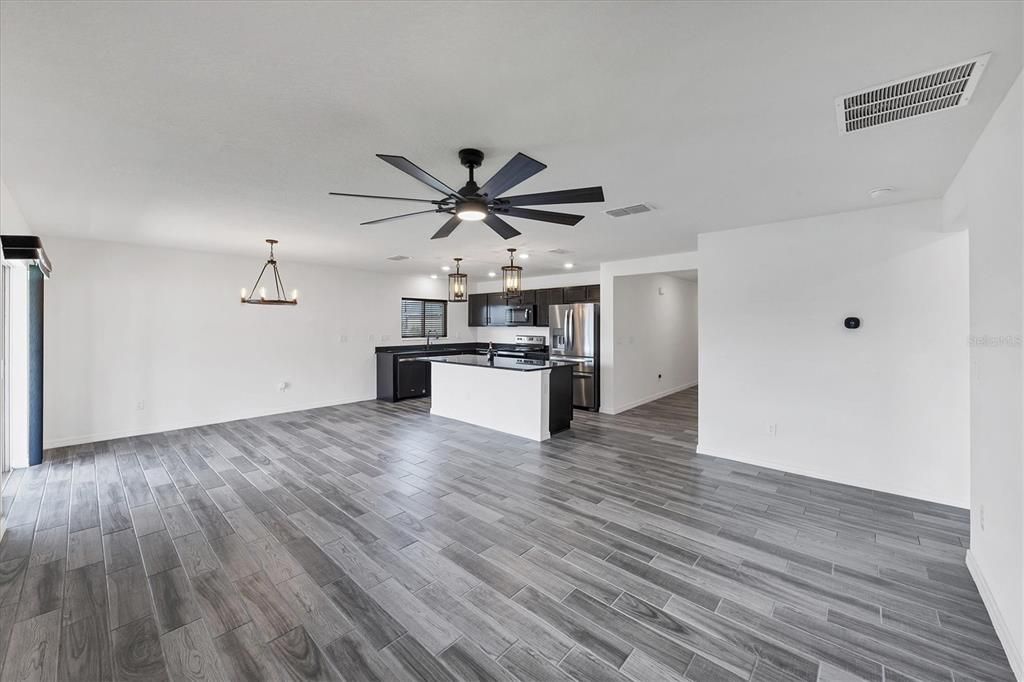 For Rent: $2,500 (3 beds, 2 baths, 1544 Square Feet)