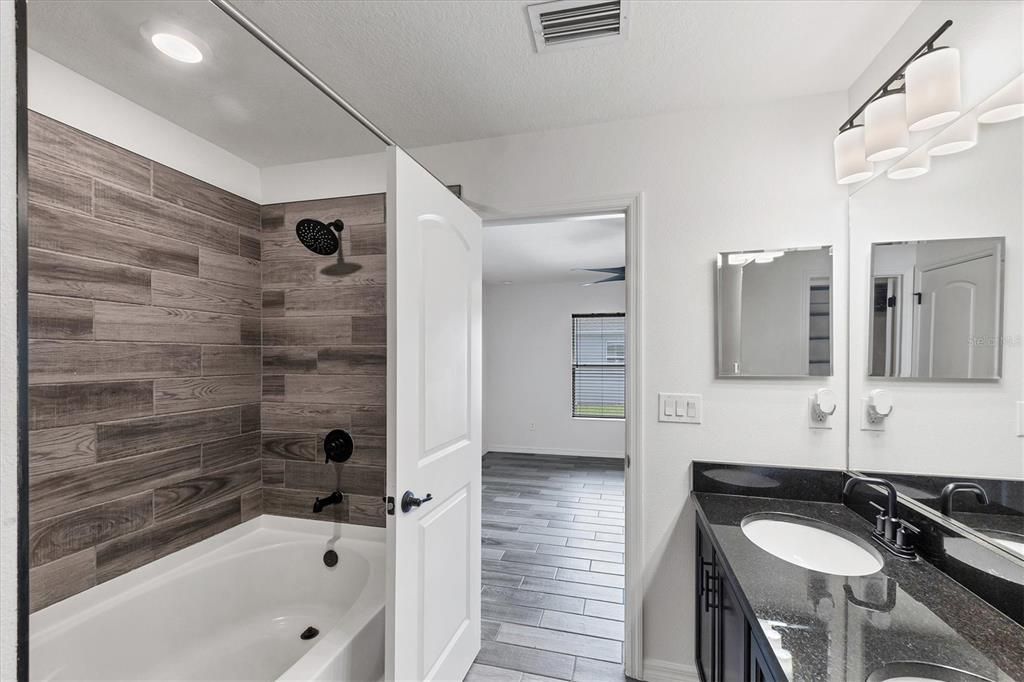 For Rent: $2,500 (3 beds, 2 baths, 1544 Square Feet)