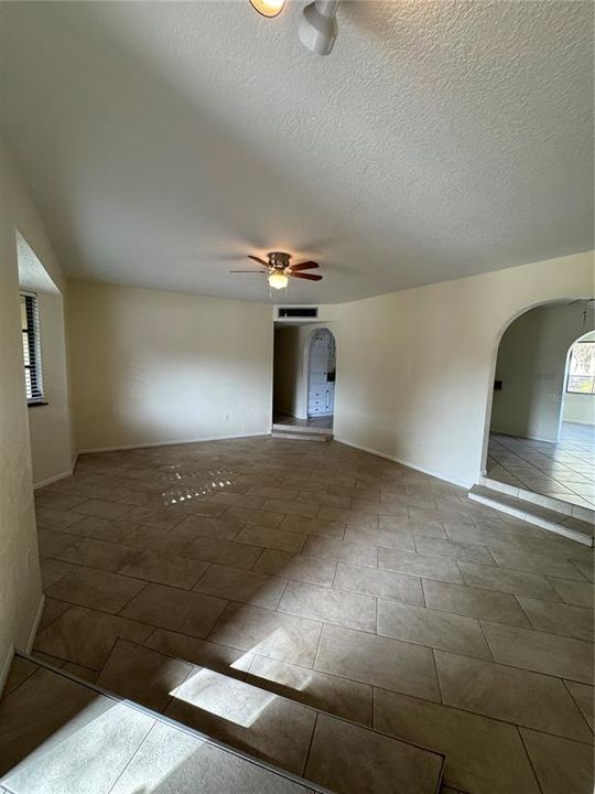 En Venta: $238,000 (3 camas, 2 baños, 1818 Pies cuadrados)