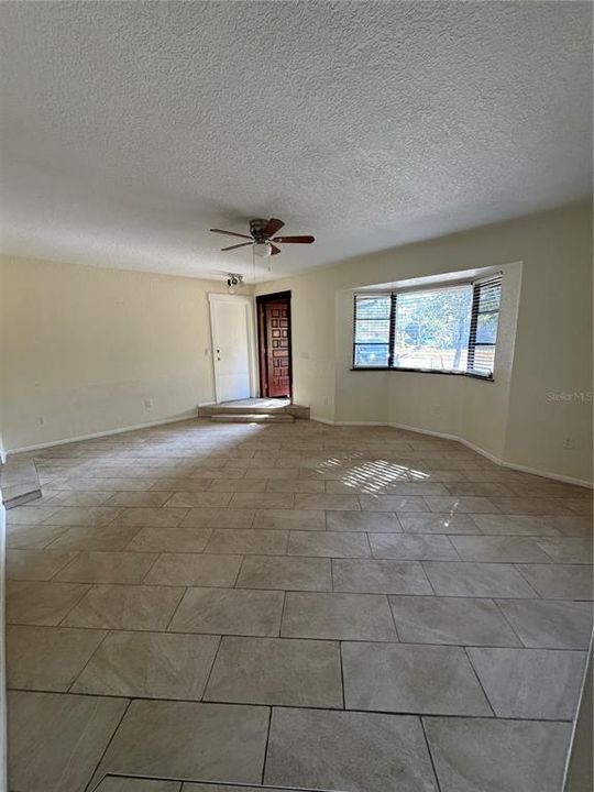 En Venta: $238,000 (3 camas, 2 baños, 1818 Pies cuadrados)