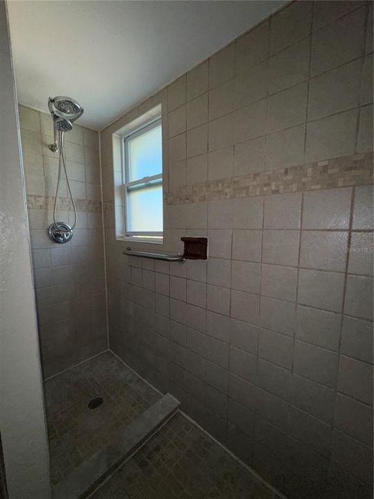 En Venta: $238,000 (3 camas, 2 baños, 1818 Pies cuadrados)