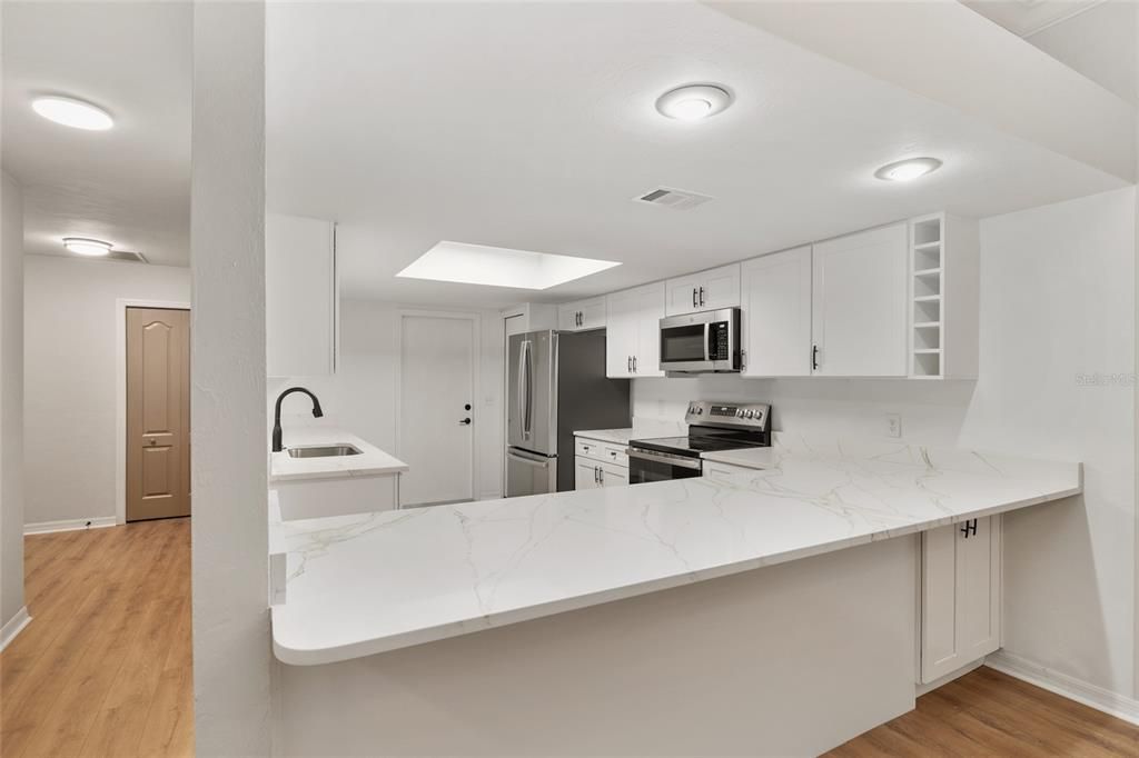 待售: $282,500 (2 贝兹, 2 浴室, 1311 平方英尺)