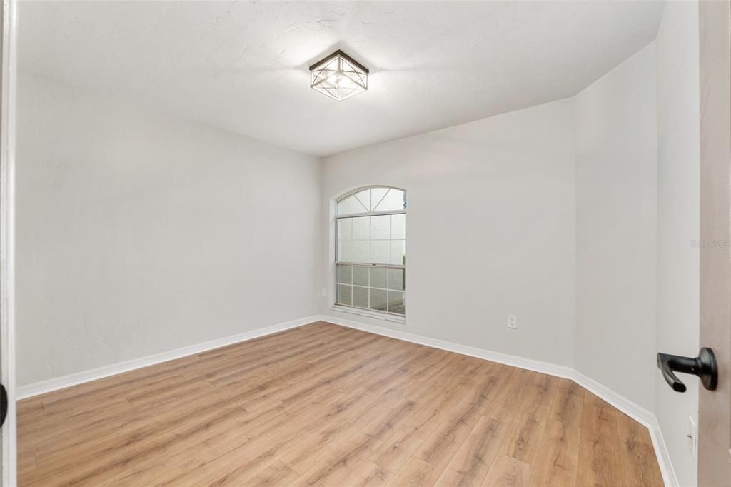 待售: $282,500 (2 贝兹, 2 浴室, 1311 平方英尺)