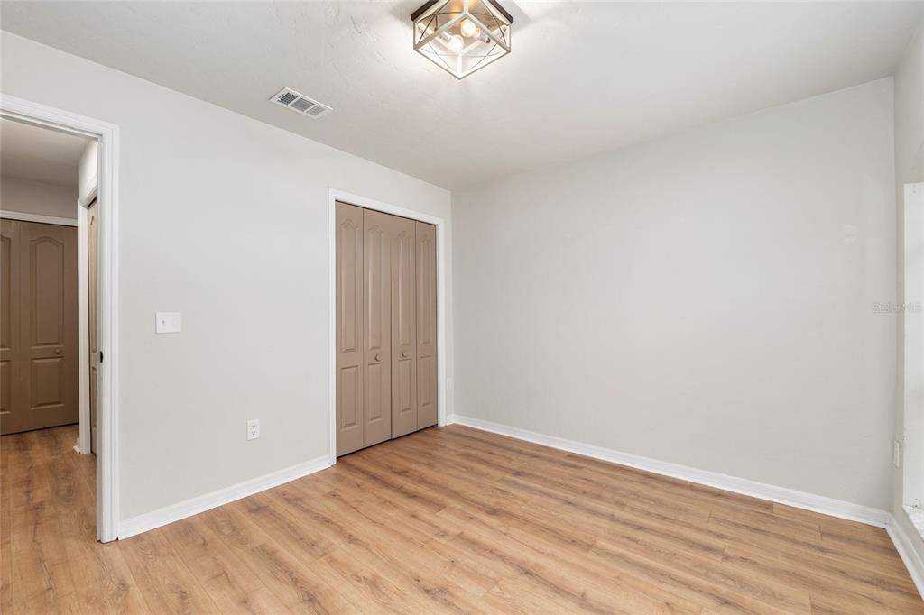 待售: $282,500 (2 贝兹, 2 浴室, 1311 平方英尺)