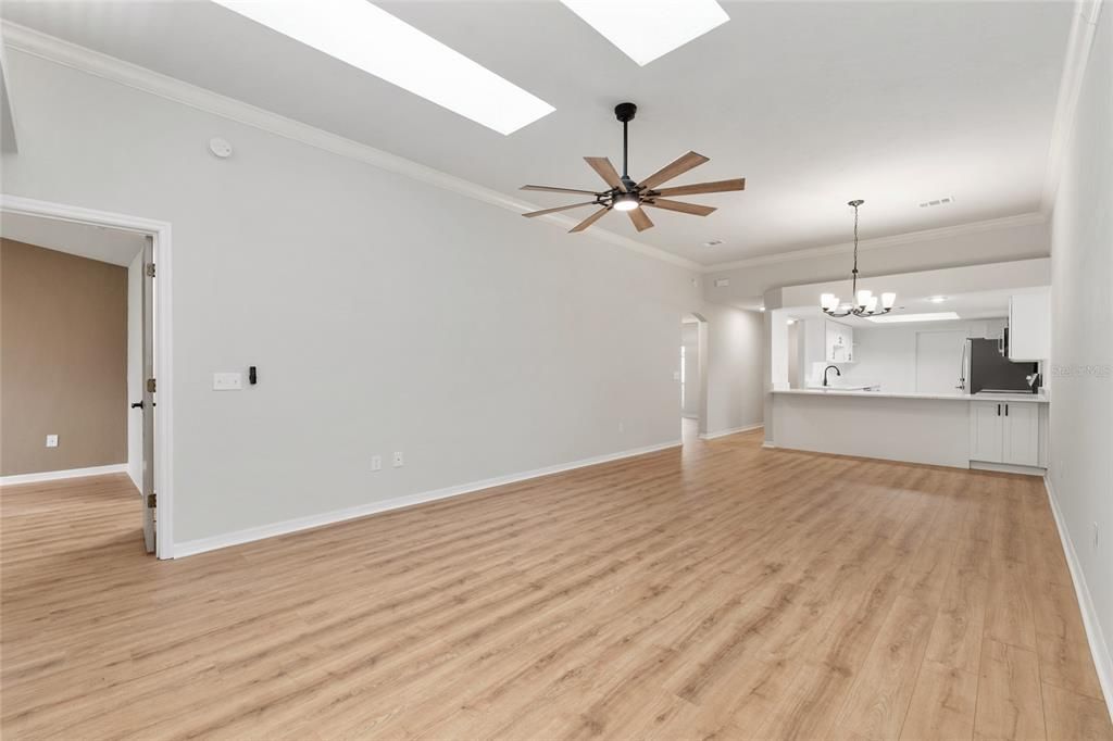 待售: $282,500 (2 贝兹, 2 浴室, 1311 平方英尺)