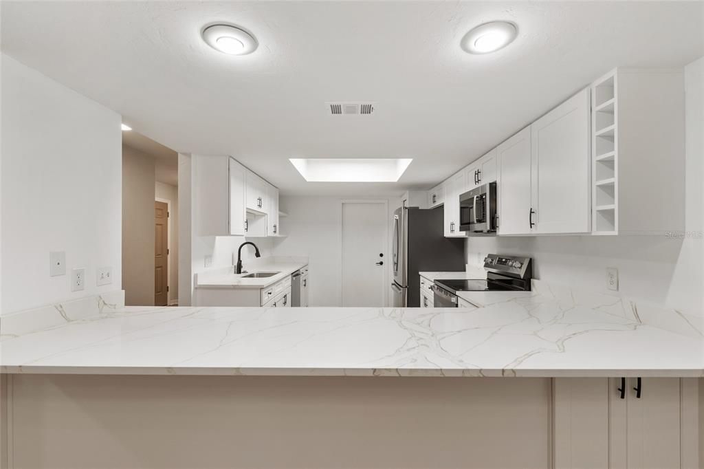 待售: $282,500 (2 贝兹, 2 浴室, 1311 平方英尺)