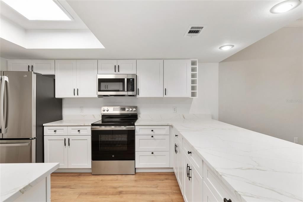 待售: $282,500 (2 贝兹, 2 浴室, 1311 平方英尺)