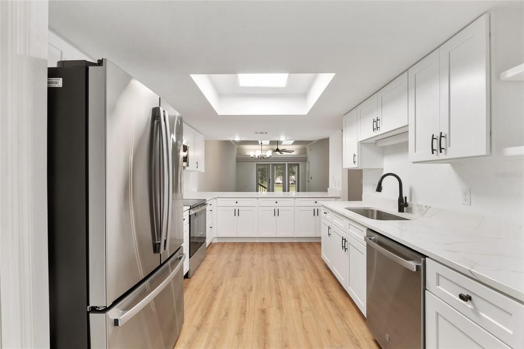 待售: $282,500 (2 贝兹, 2 浴室, 1311 平方英尺)