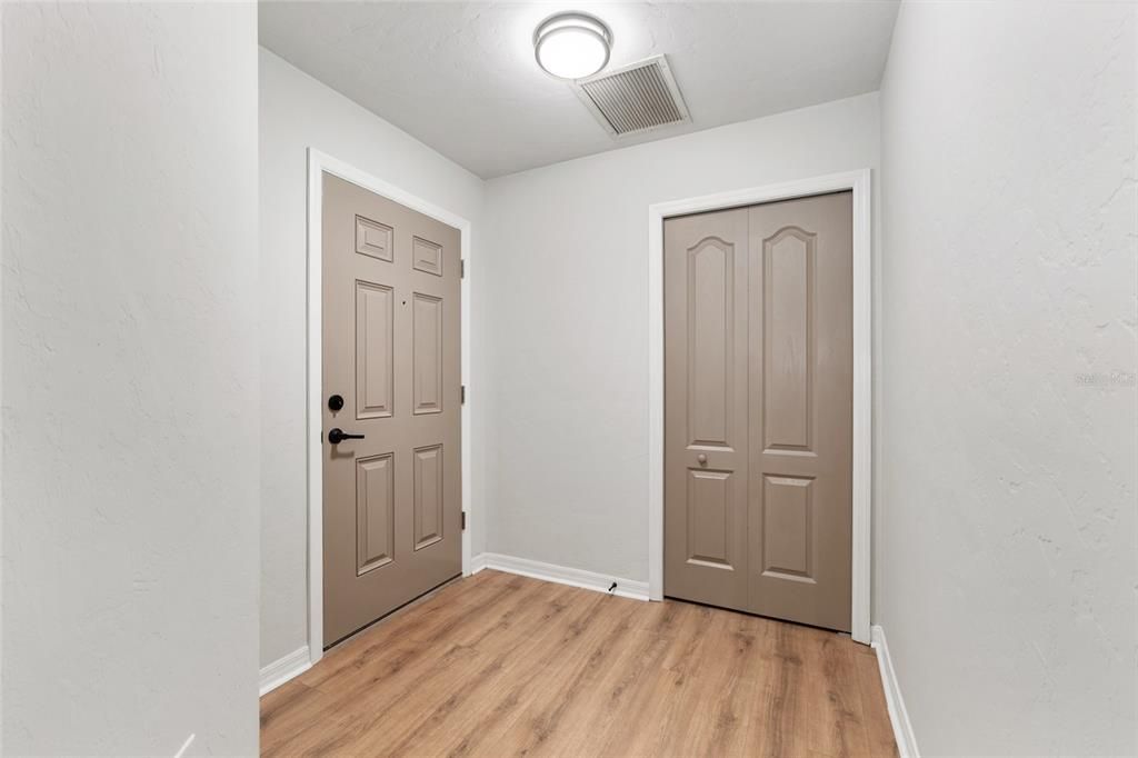 待售: $282,500 (2 贝兹, 2 浴室, 1311 平方英尺)