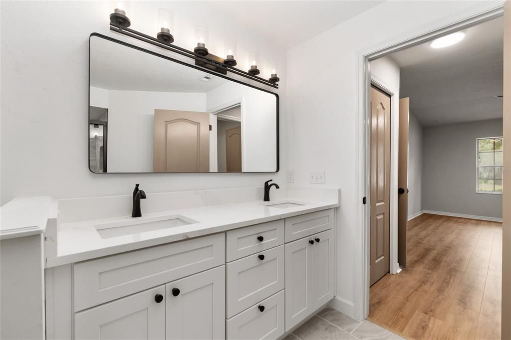 待售: $282,500 (2 贝兹, 2 浴室, 1311 平方英尺)