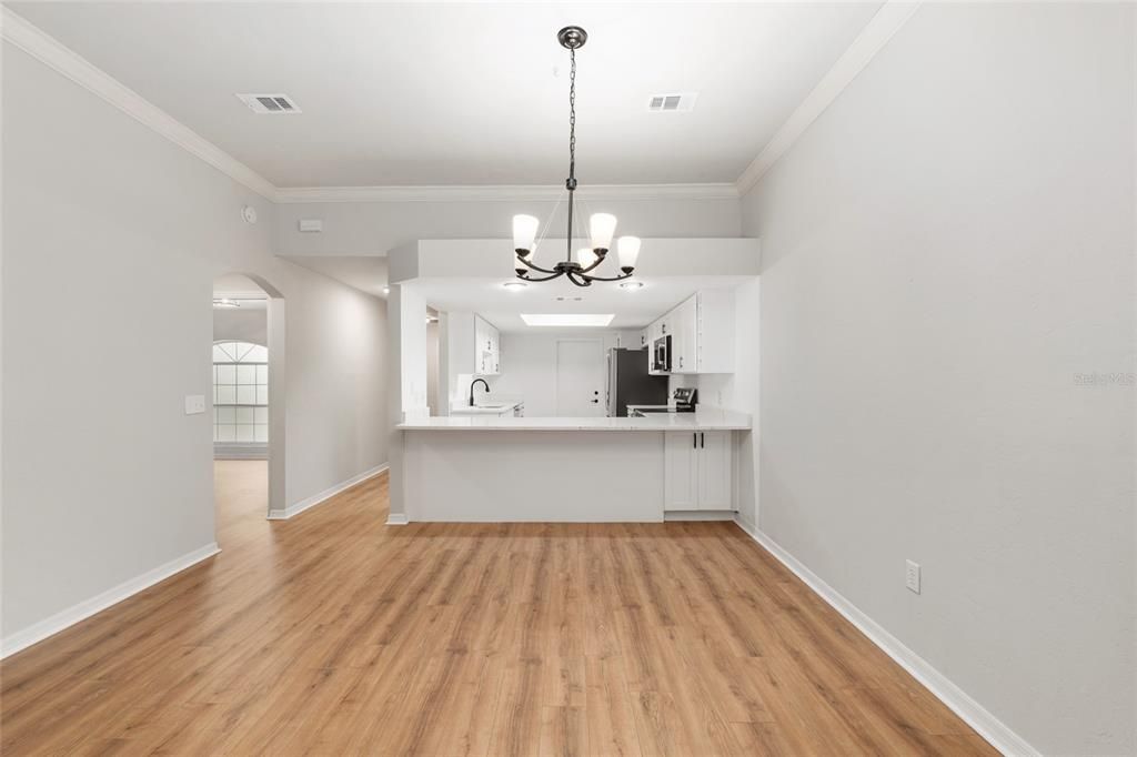 待售: $282,500 (2 贝兹, 2 浴室, 1311 平方英尺)