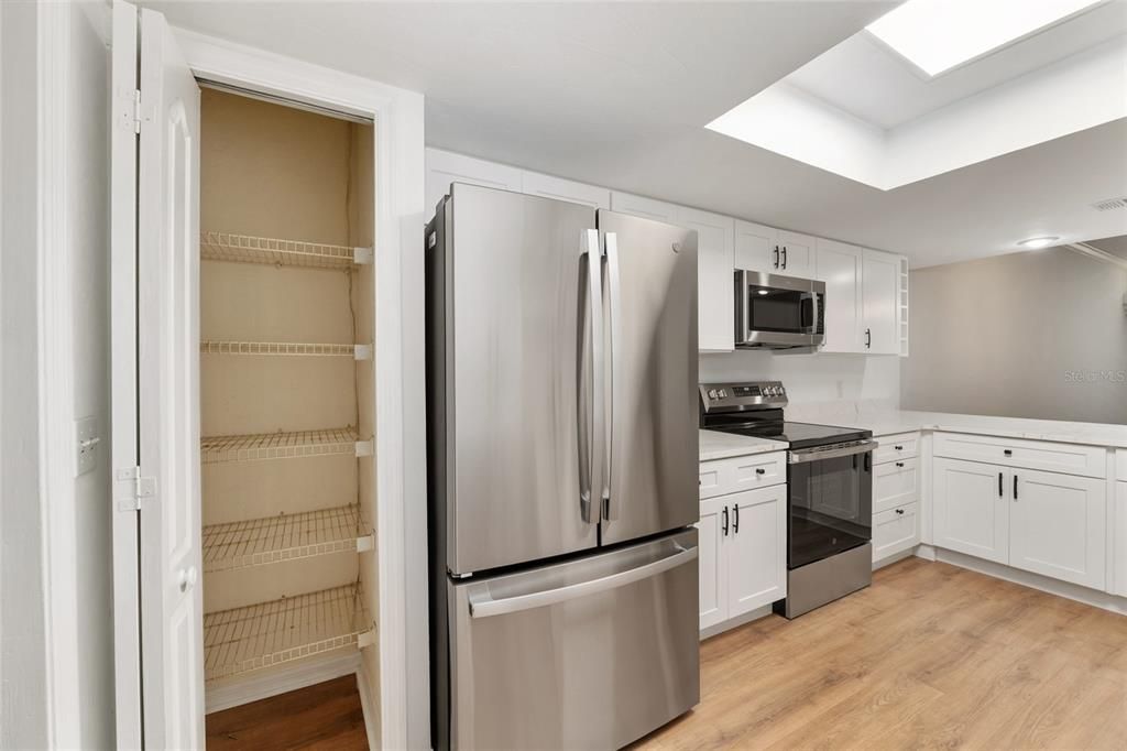 待售: $282,500 (2 贝兹, 2 浴室, 1311 平方英尺)