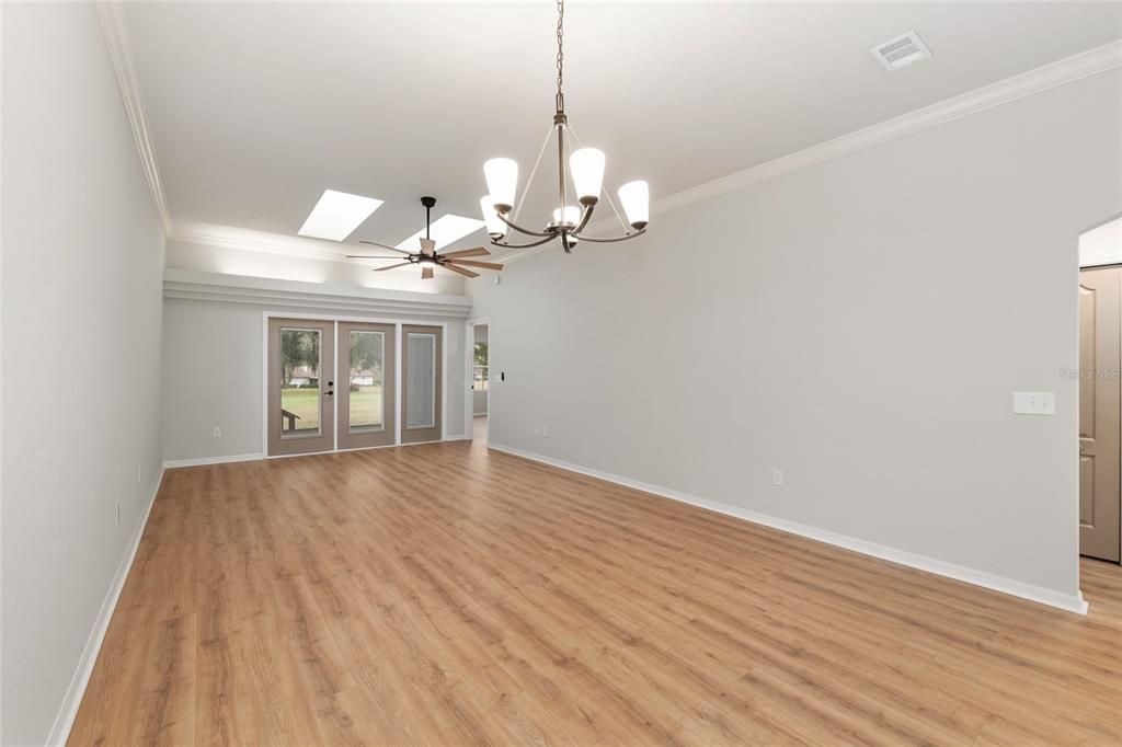 待售: $282,500 (2 贝兹, 2 浴室, 1311 平方英尺)