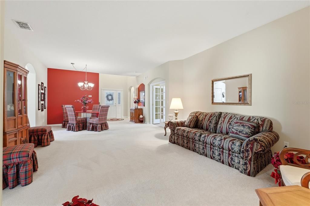 На продажу: $299,000 (2 спален, 2 ванн, 1935 Квадратных фут)