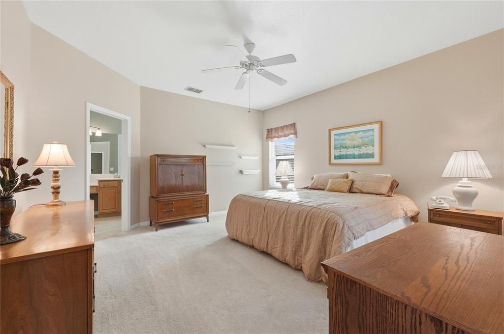 На продажу: $299,000 (2 спален, 2 ванн, 1935 Квадратных фут)