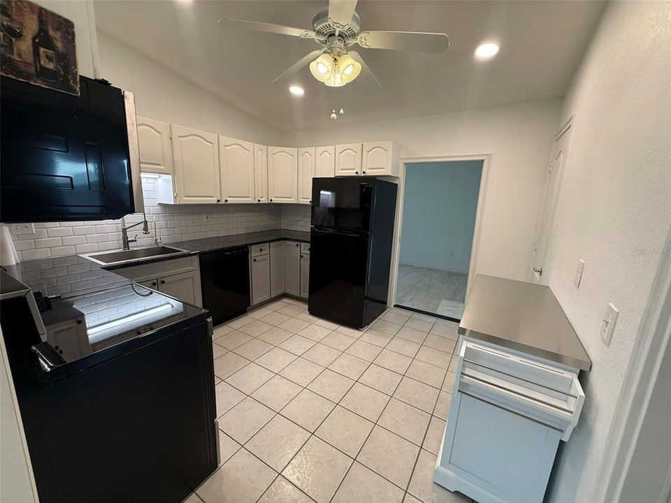 出租: $1,650 (2 贝兹, 2 浴室, 896 平方英尺)