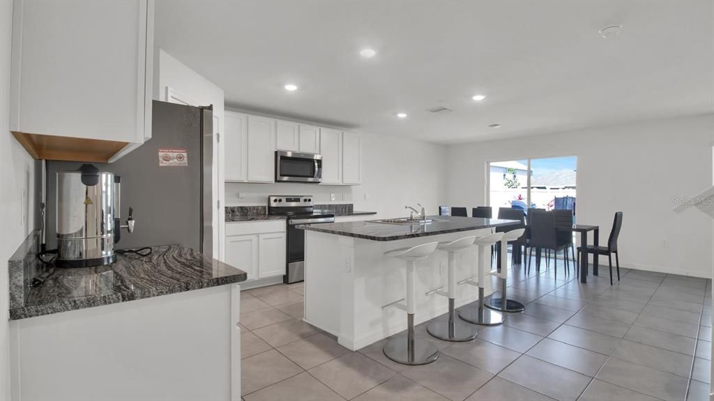 На продажу: $519,900 (5 спален, 3 ванн, 2674 Квадратных фут)