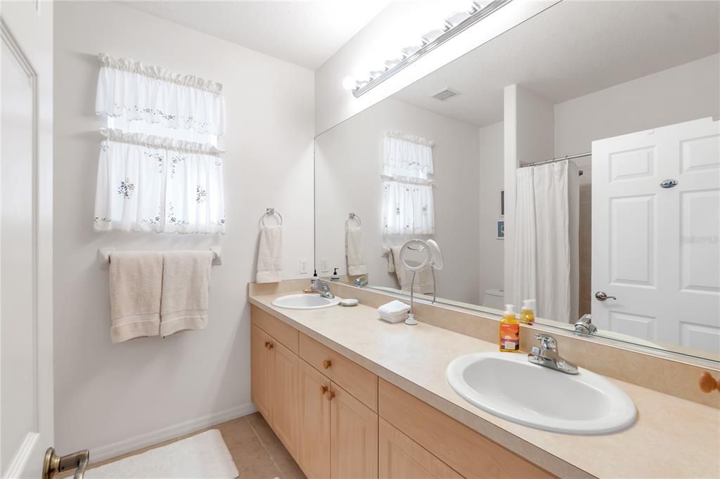 For Sale: $680,000 (3 beds, 2 baths, 2206 Square Feet)