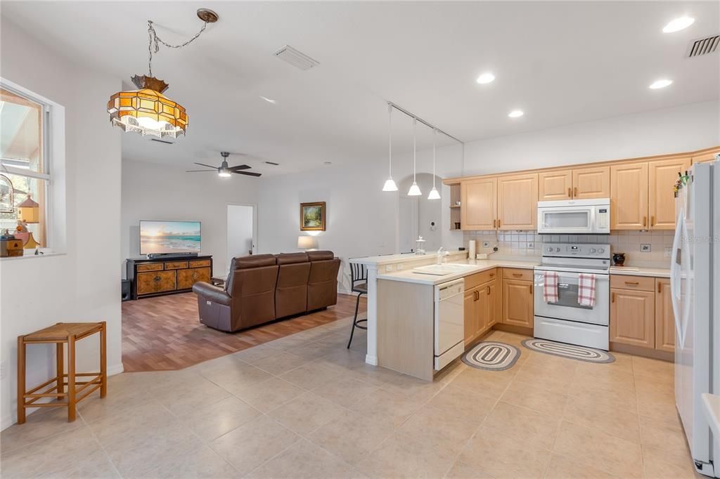 For Sale: $680,000 (3 beds, 2 baths, 2206 Square Feet)