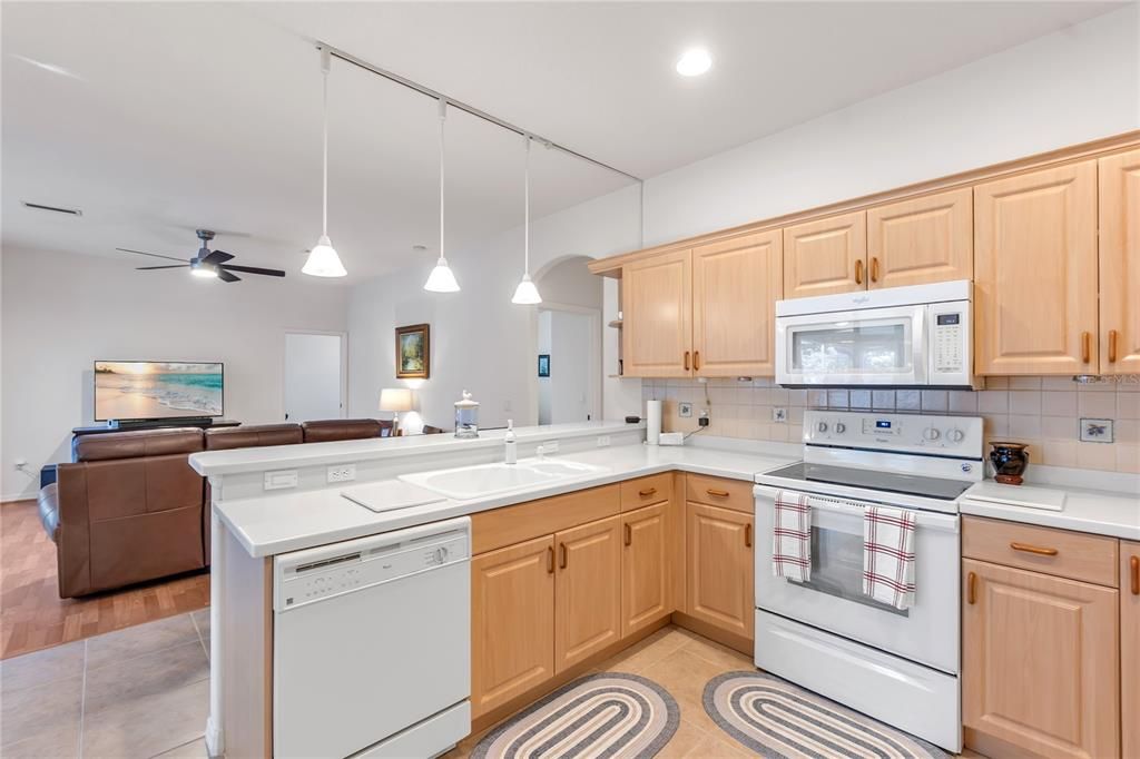 For Sale: $680,000 (3 beds, 2 baths, 2206 Square Feet)