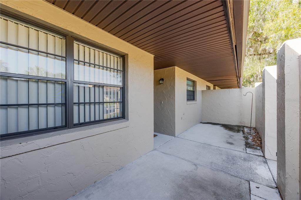 For Sale: $189,999 (2 beds, 2 baths, 1164 Square Feet)