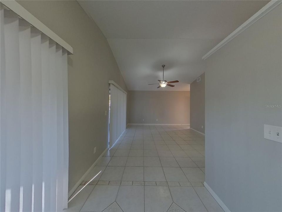 合同活跃: $2,049 (3 贝兹, 2 浴室, 1145 平方英尺)