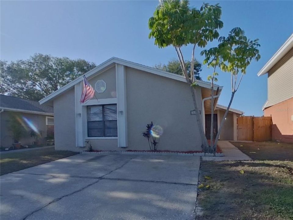 合同活跃: $2,049 (3 贝兹, 2 浴室, 1145 平方英尺)