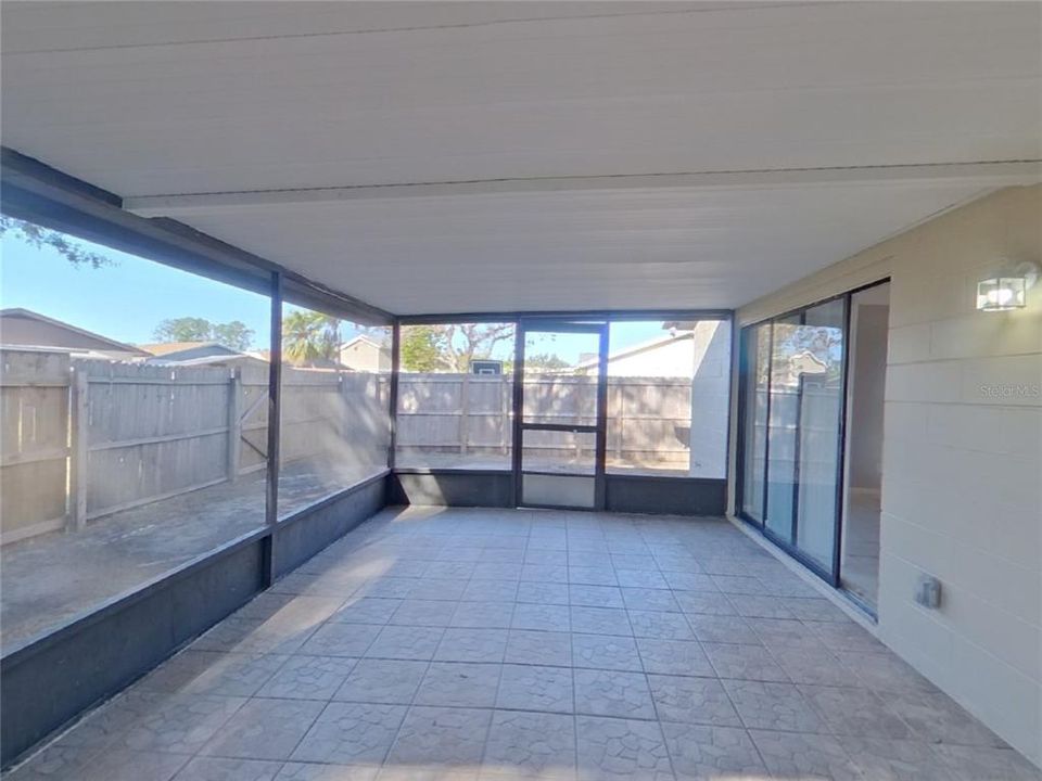 合同活跃: $2,049 (3 贝兹, 2 浴室, 1145 平方英尺)