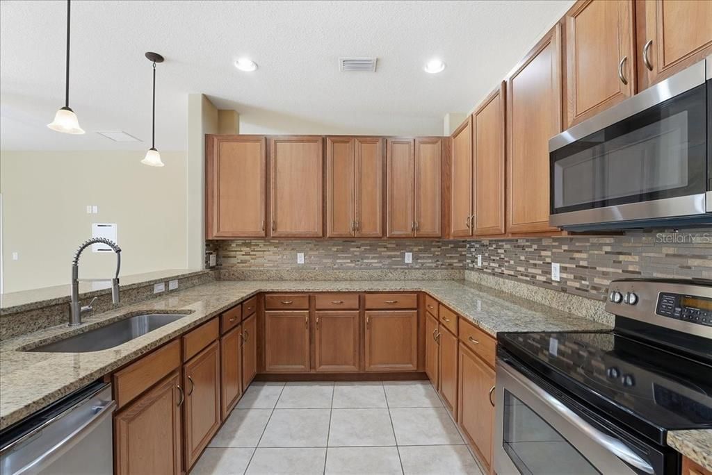 出租: $1,995 (2 贝兹, 2 浴室, 1534 平方英尺)