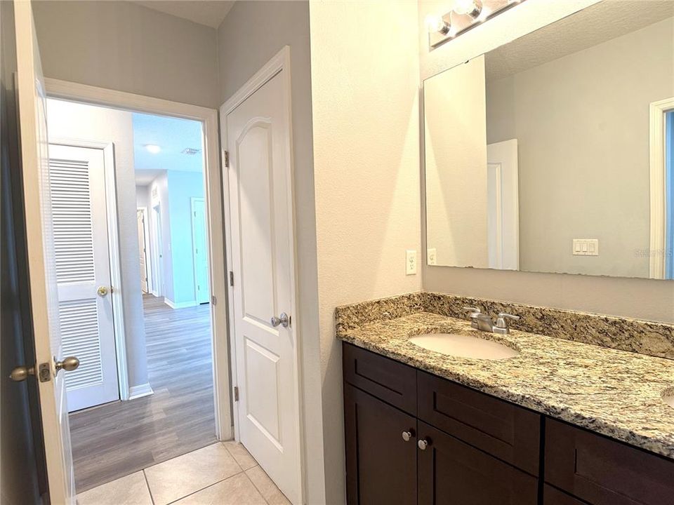 出租: $2,475 (5 贝兹, 3 浴室, 2577 平方英尺)