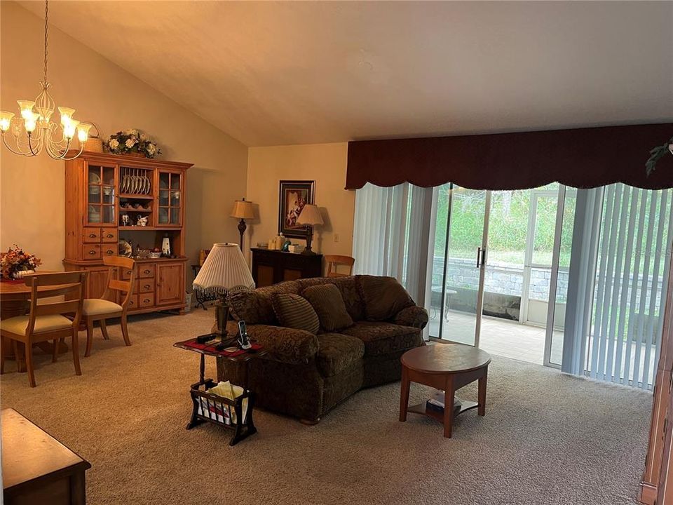 For Sale: $185,000 (2 beds, 2 baths, 1175 Square Feet)