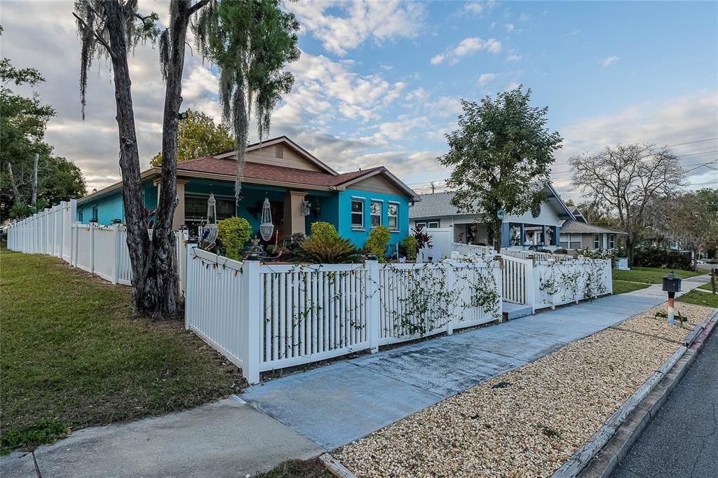 For Sale: $325,000 (3 beds, 2 baths, 1326 Square Feet)