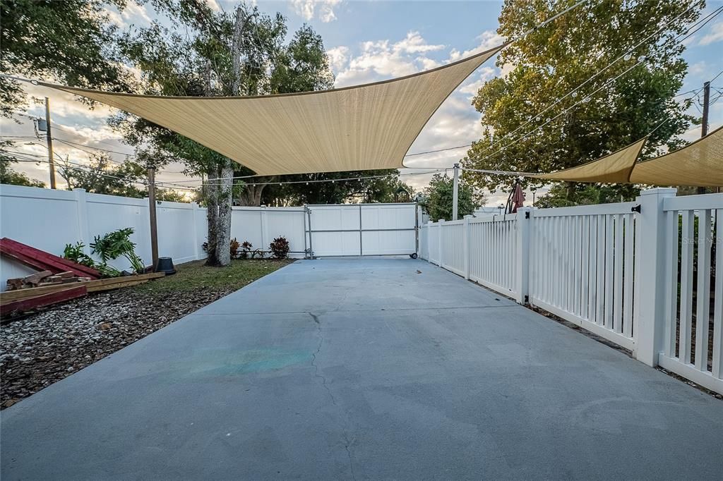 For Sale: $325,000 (3 beds, 2 baths, 1326 Square Feet)