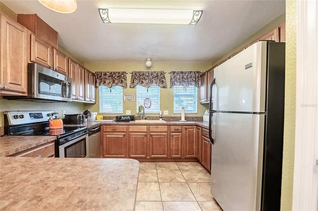 For Sale: $325,000 (3 beds, 2 baths, 1326 Square Feet)