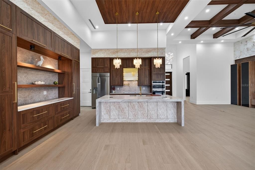 En Venta: $1,749,900 (4 camas, 4 baños, 2700 Pies cuadrados)