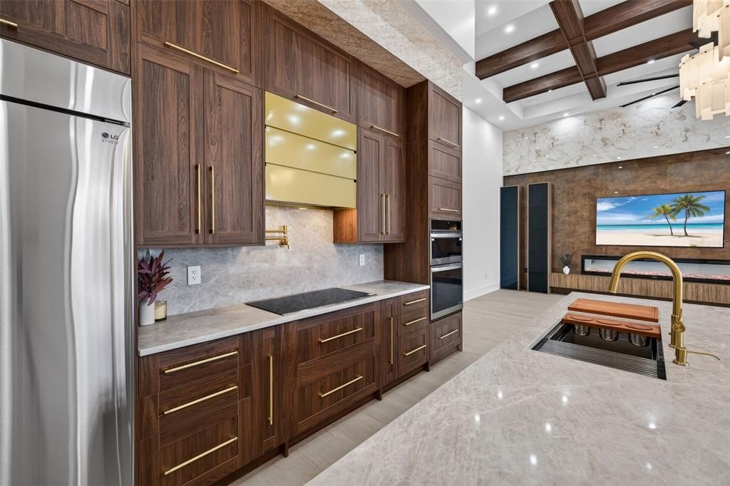 En Venta: $1,749,900 (4 camas, 4 baños, 2700 Pies cuadrados)