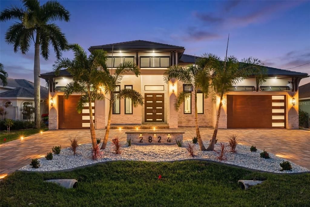 En Venta: $1,749,900 (4 camas, 4 baños, 2700 Pies cuadrados)