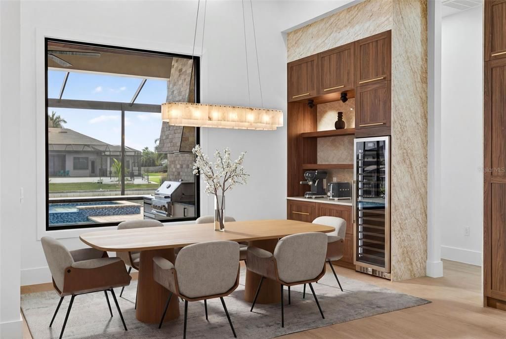 En Venta: $1,749,900 (4 camas, 4 baños, 2700 Pies cuadrados)