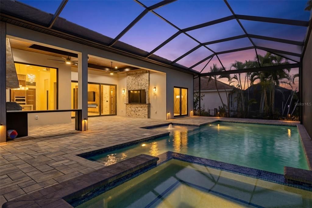 En Venta: $1,749,900 (4 camas, 4 baños, 2700 Pies cuadrados)