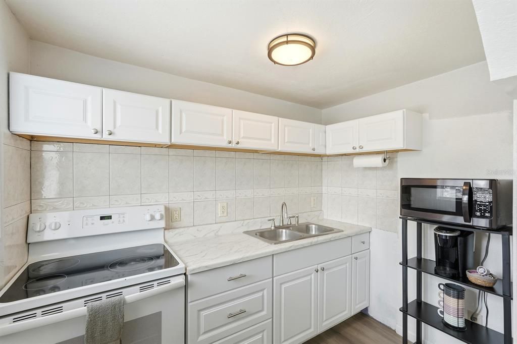 En Venta: $385,000 (0 camas, 0 baños, 1980 Pies cuadrados)